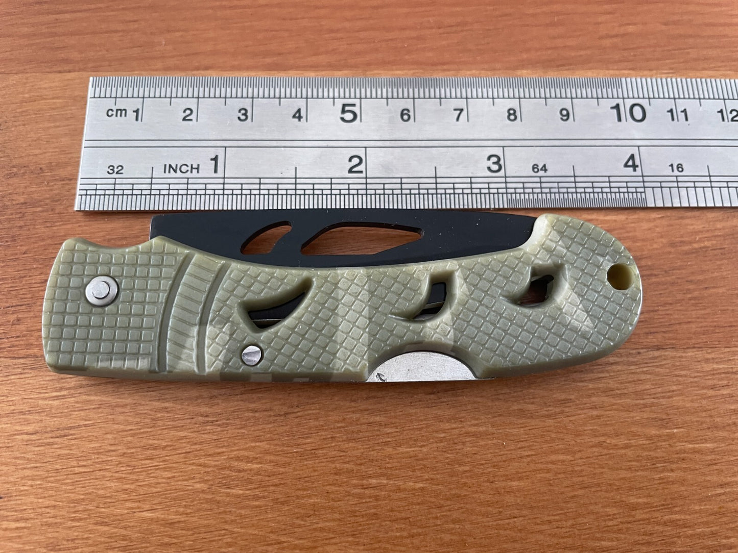 2.95" Lightweight Tactical Knife Black Blade Plastic Camouflage Handle - Spain
