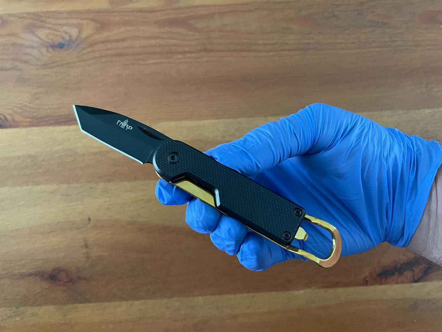 2.17" 420 Steel Oyster Pocket Knife Black-finished Aluminum Handle Bottle Opener