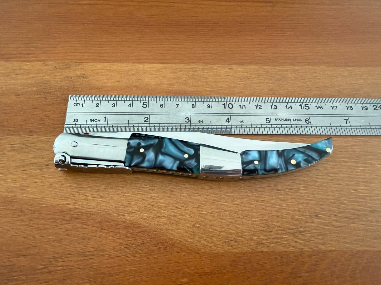 5.1" Arabian Style Navaja with Ratchet Pocket Knife Blue Acrylic Scales - Spain