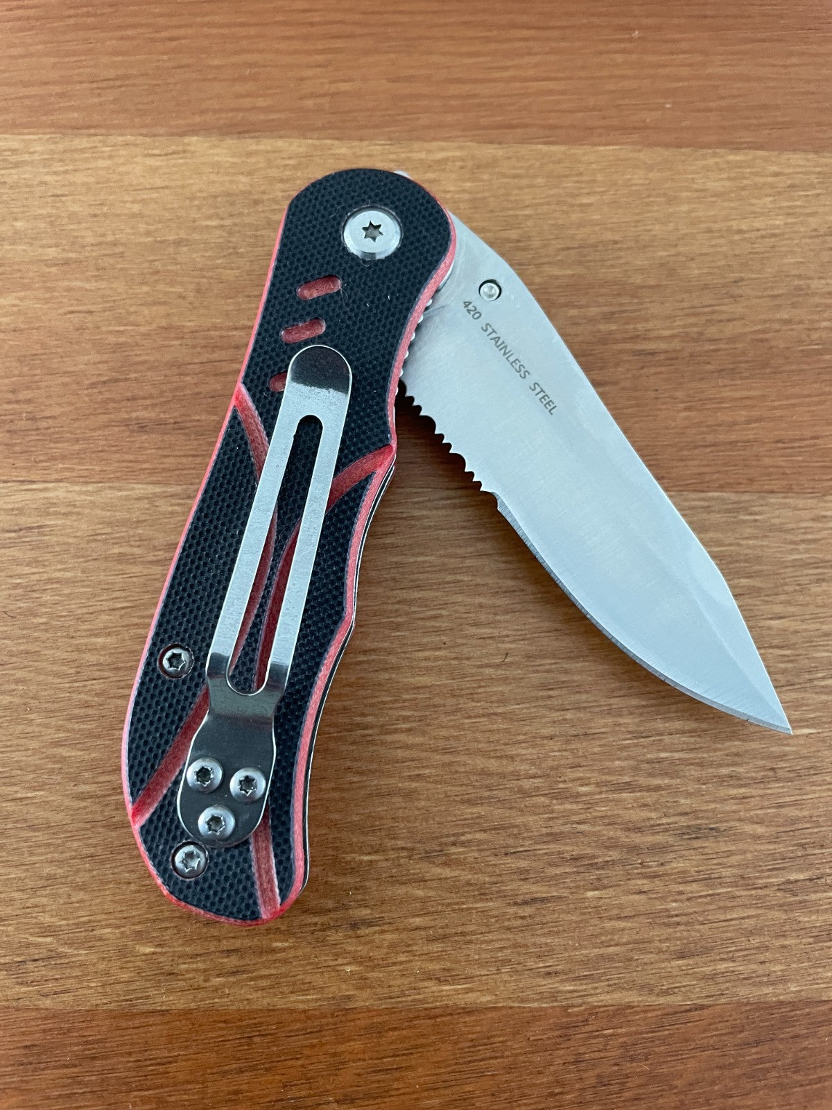 3" 420 Steel Pocket Knife Serrated Pocket Clip Bicolor Black/Red Handle & Sheath