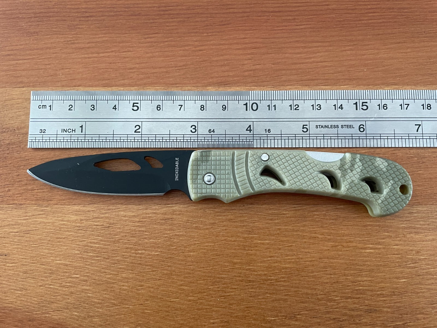 2.95" Lightweight Tactical Knife Black Blade Plastic Camouflage Handle - Spain