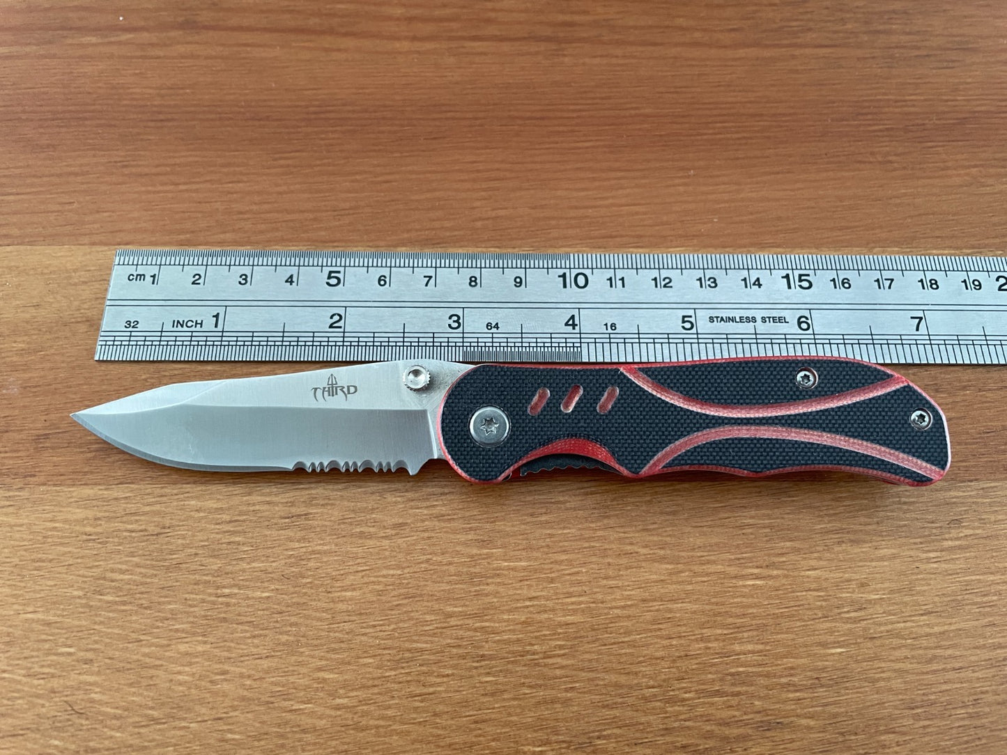 3" 420 Steel Pocket Knife Serrated Pocket Clip Bicolor Black/Red Handle & Sheath