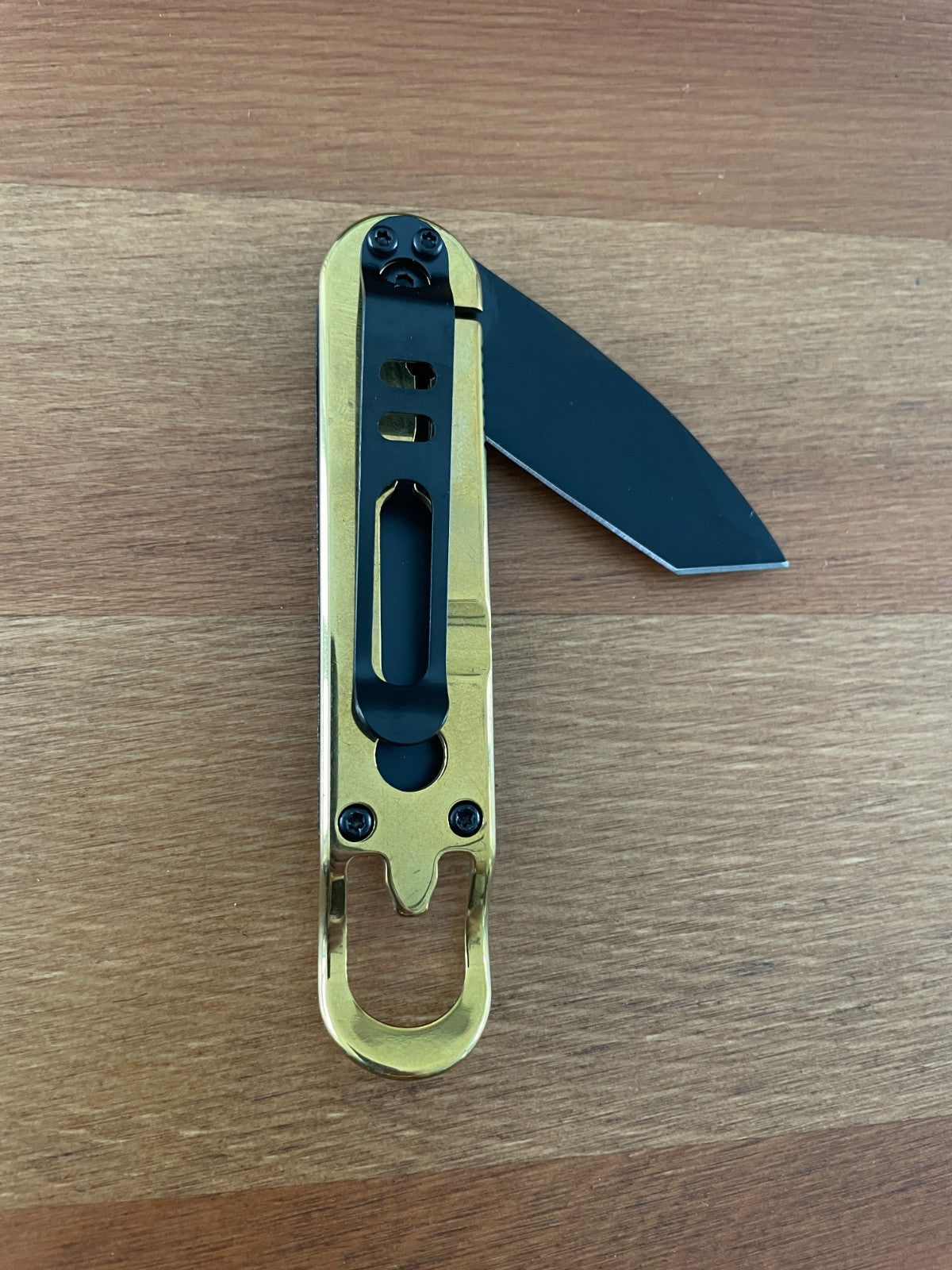 2.17" 420 Steel Oyster Pocket Knife Black-finished Aluminum Handle Bottle Opener