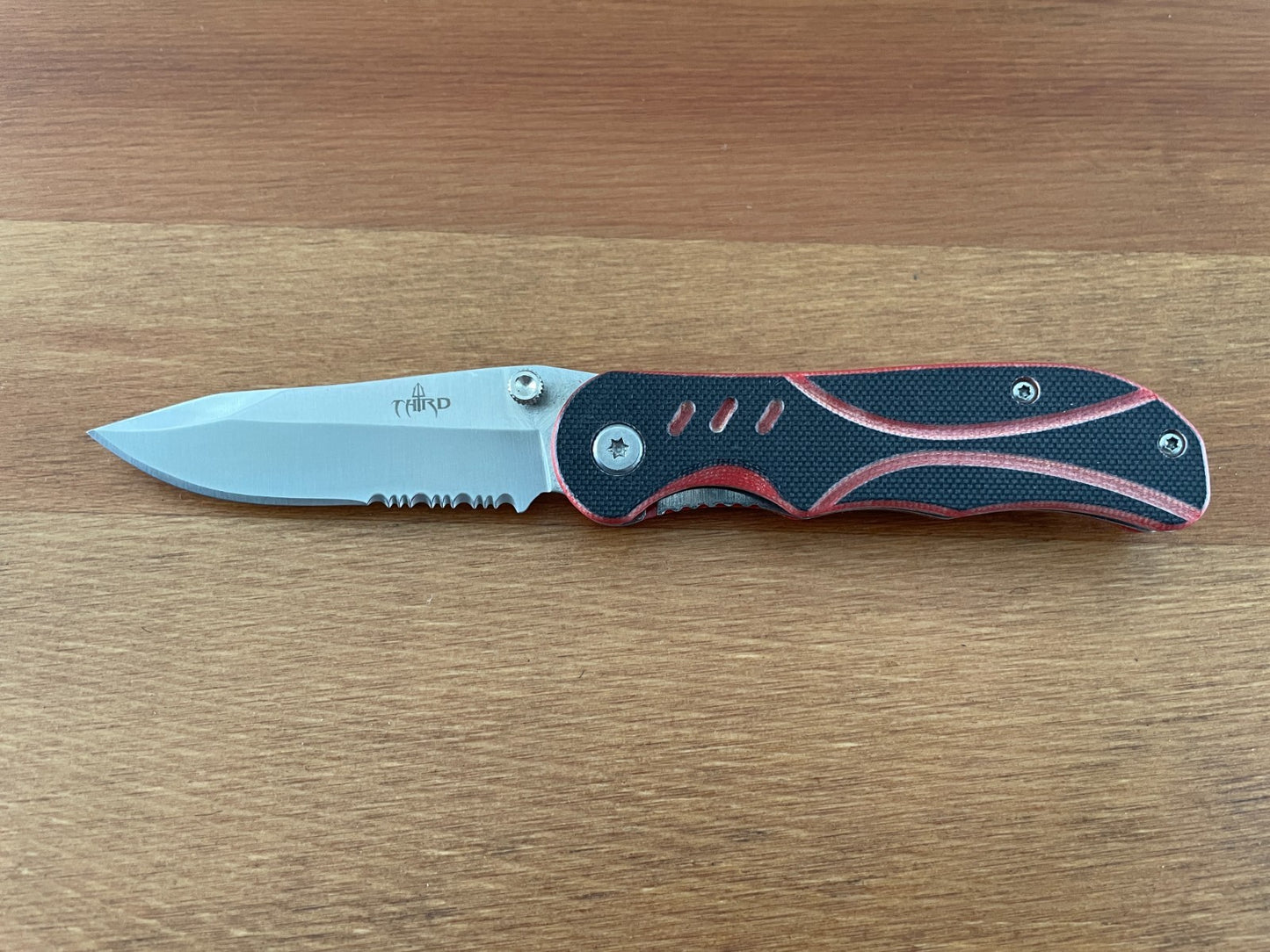 3" 420 Steel Pocket Knife Serrated Pocket Clip Bicolor Black/Red Handle & Sheath
