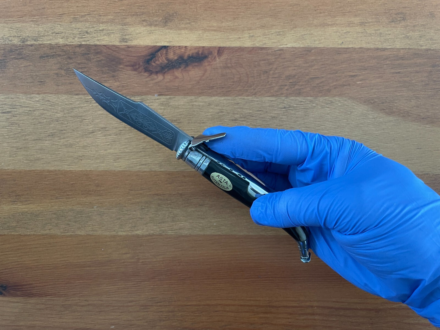 3.6" Classic Luxury Spanish Navaja with Decorated Blade and Bullhorn Scales