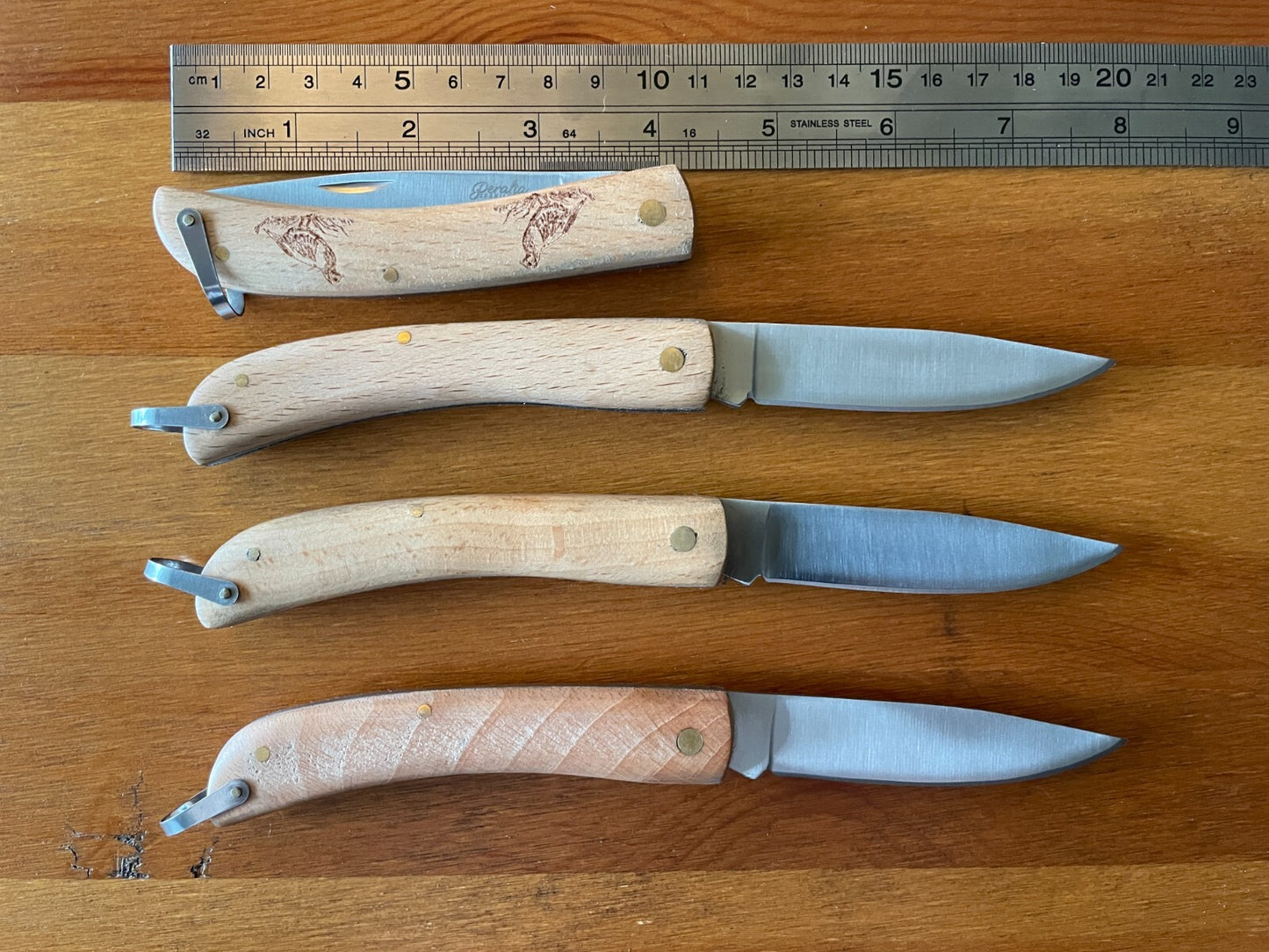 3.4" Set of 4 Spanish Navajas Wooden Handle Hunter Motif Folding Pocket Knife