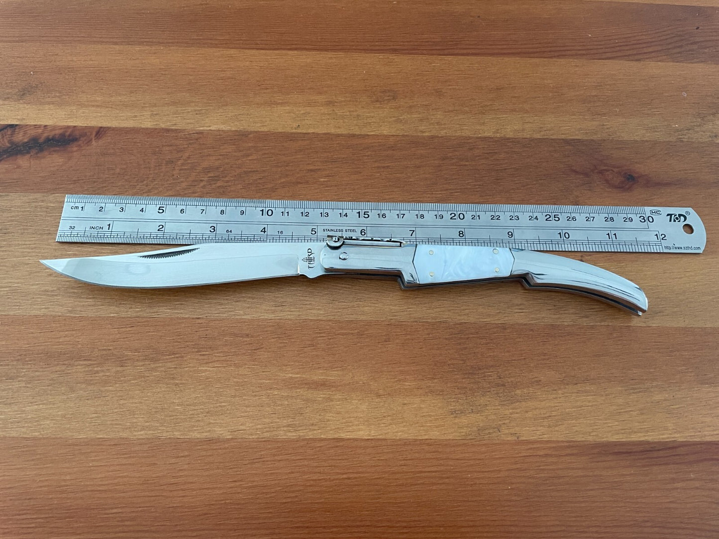 5.1" Arabian Style Navaja with Ratchet Pocket Knife White Acrylic Scales - Spain