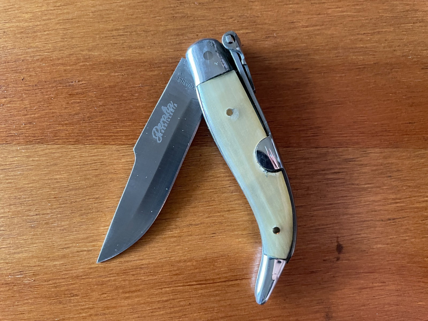 2.5” Stainless Steel Blade Spanish Navaja Pocket Knife Bull Horn Scales - Spain