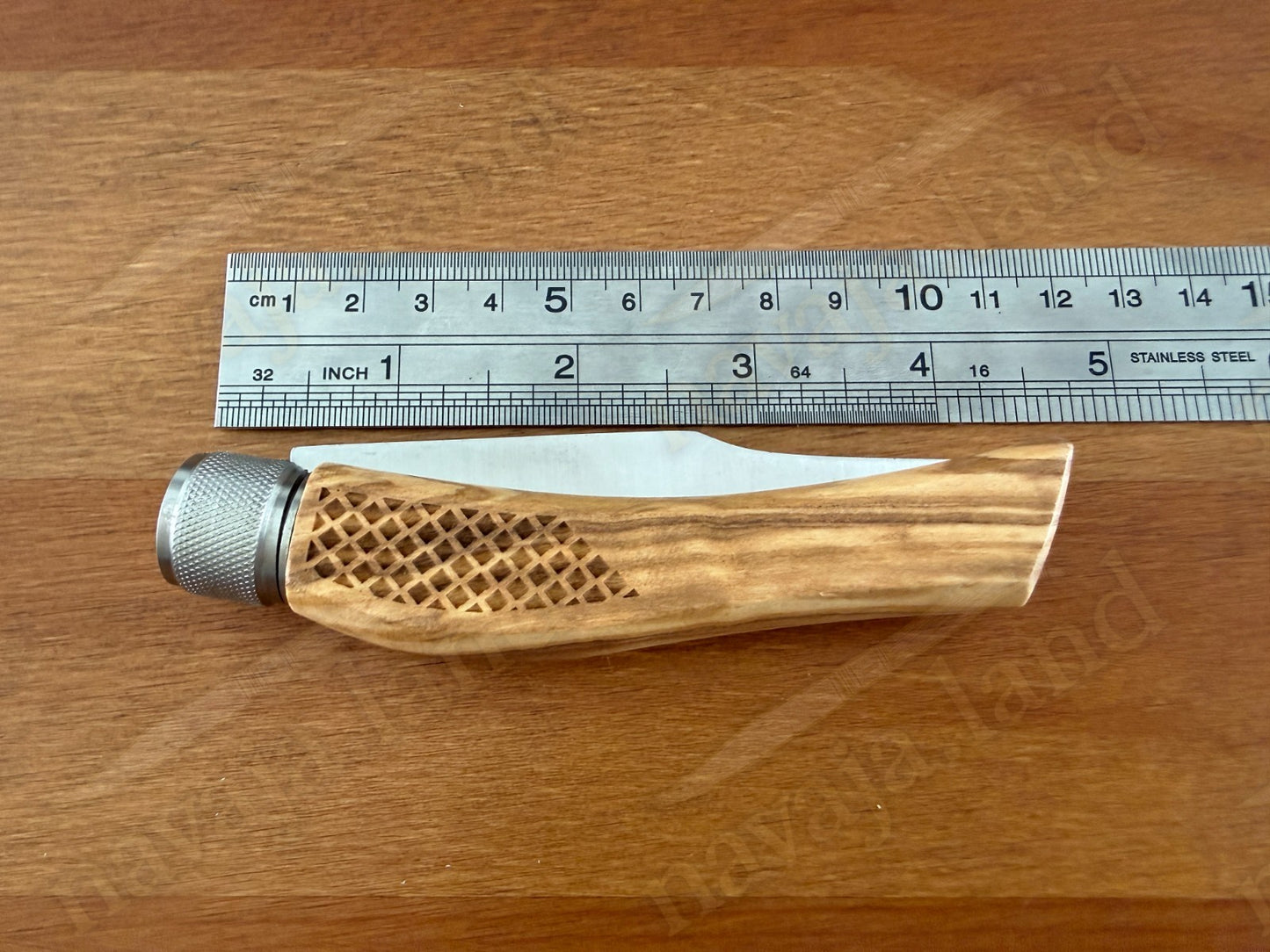 Martins Hunting Caza Folding Knife – 420 Steel 3.5" -Olive Wood Handle Giroblock