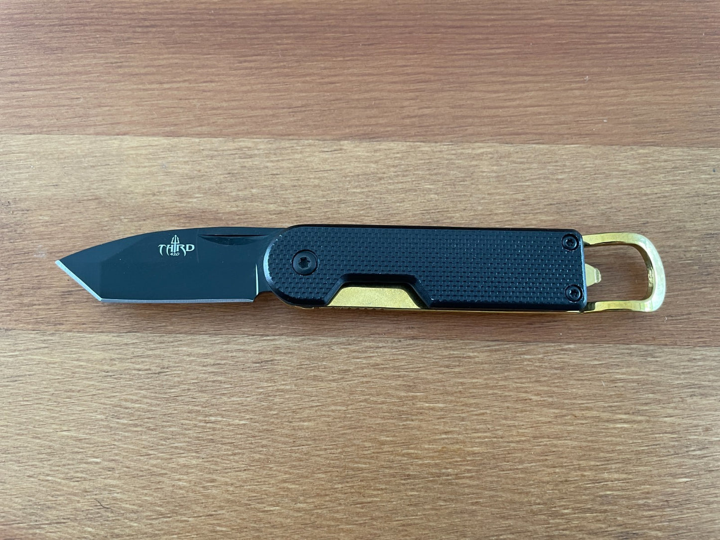 2.17" 420 Steel Oyster Pocket Knife Black-finished Aluminum Handle Bottle Opener