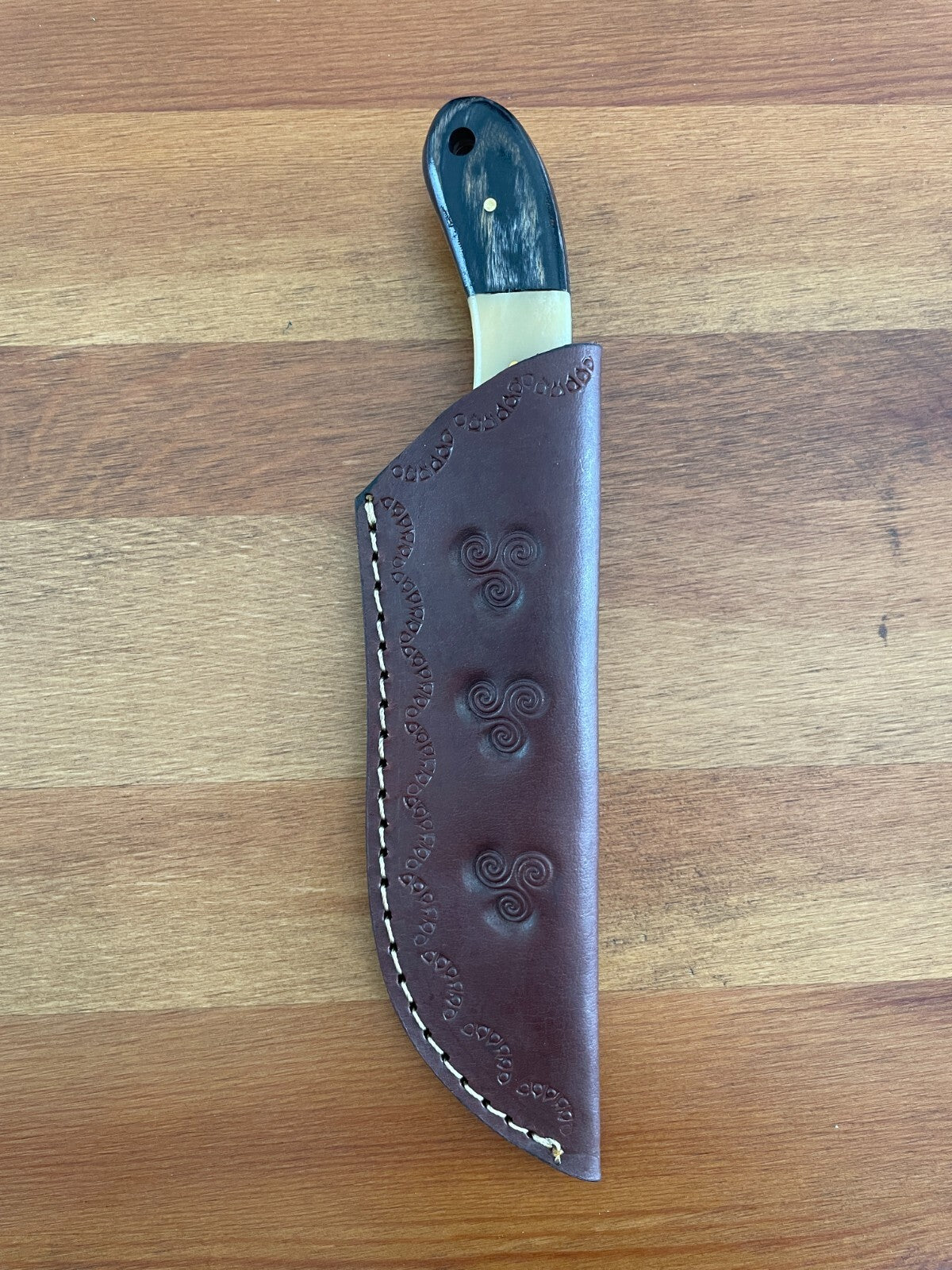 4.5 in. Damascus Handmade Knife Camel bone and Bullhorn / Leather Sheath