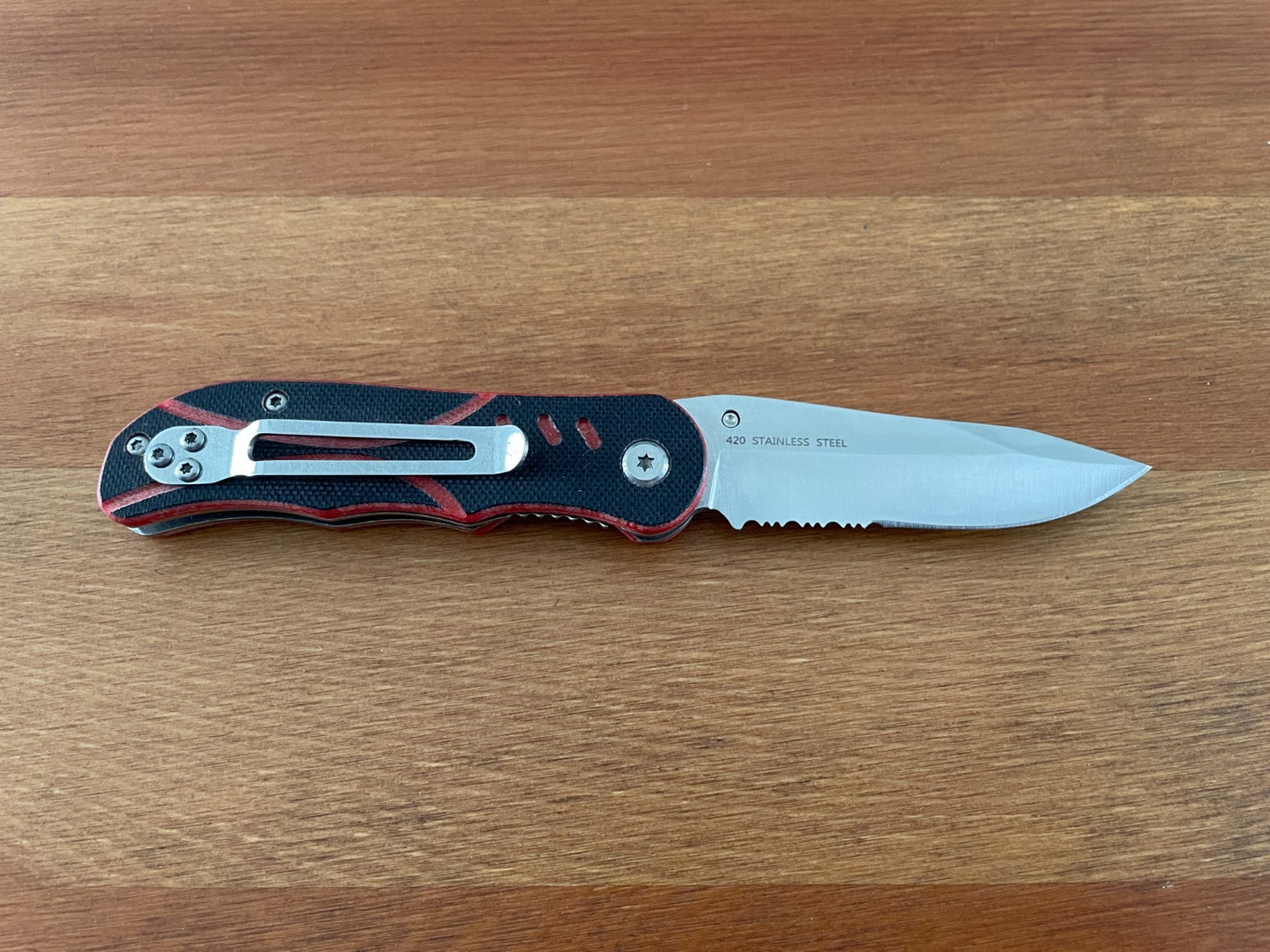 3" 420 Steel Pocket Knife Serrated Pocket Clip Bicolor Black/Red Handle & Sheath