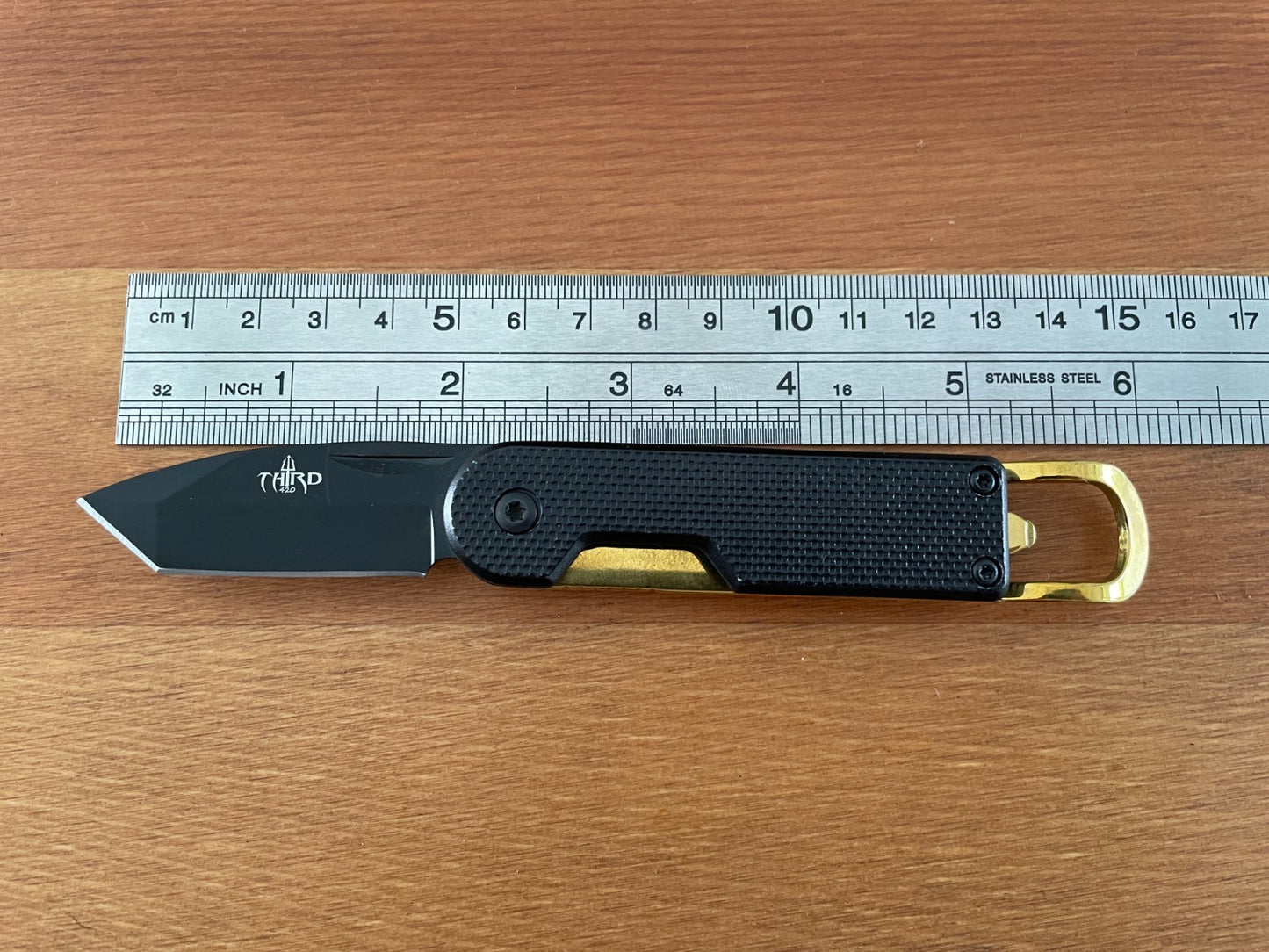 2.17" 420 Steel Oyster Pocket Knife Black-finished Aluminum Handle Bottle Opener