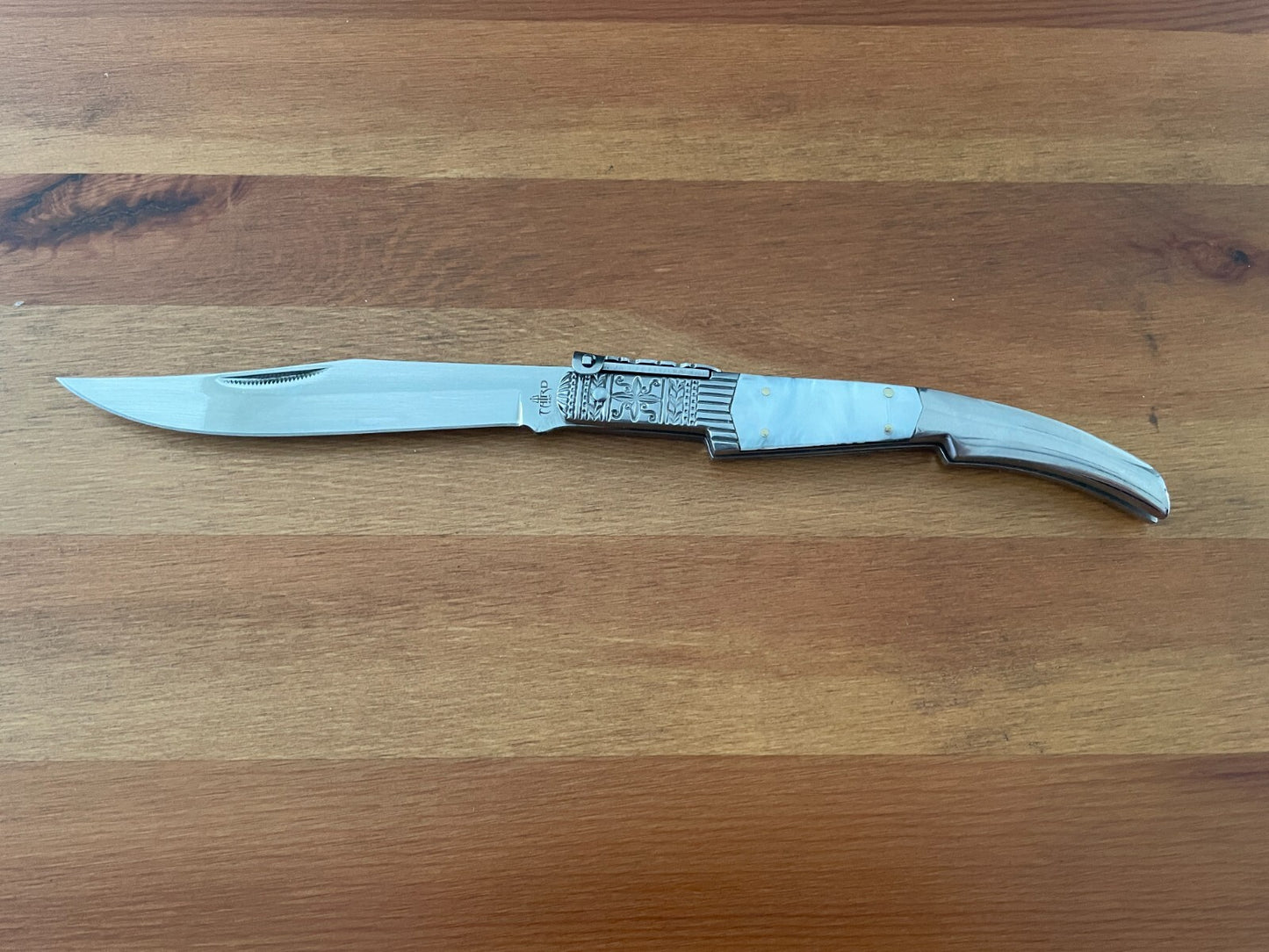 5.1" Arabian Style Navaja with Ratchet Pocket Knife White Acrylic Scales - Spain
