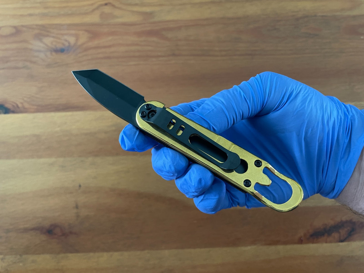 2.17" 420 Steel Oyster Pocket Knife Black-finished Aluminum Handle Bottle Opener