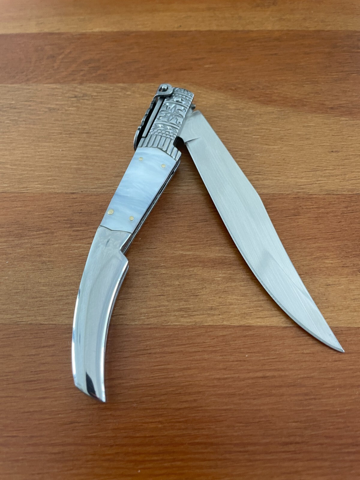4.3" Arabian Style Navaja with Ratchet Pocket Knife Pearl Silk Model From Spain