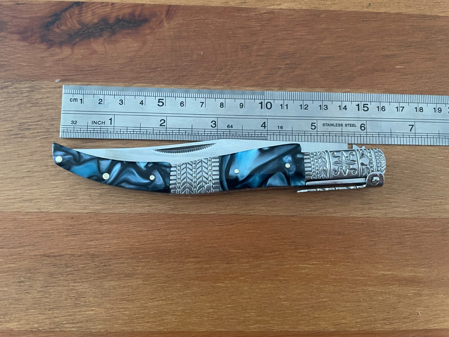 5.1" Arabian Style Navaja with Ratchet Pocket Knife Blue Acrylic Scales - Spain