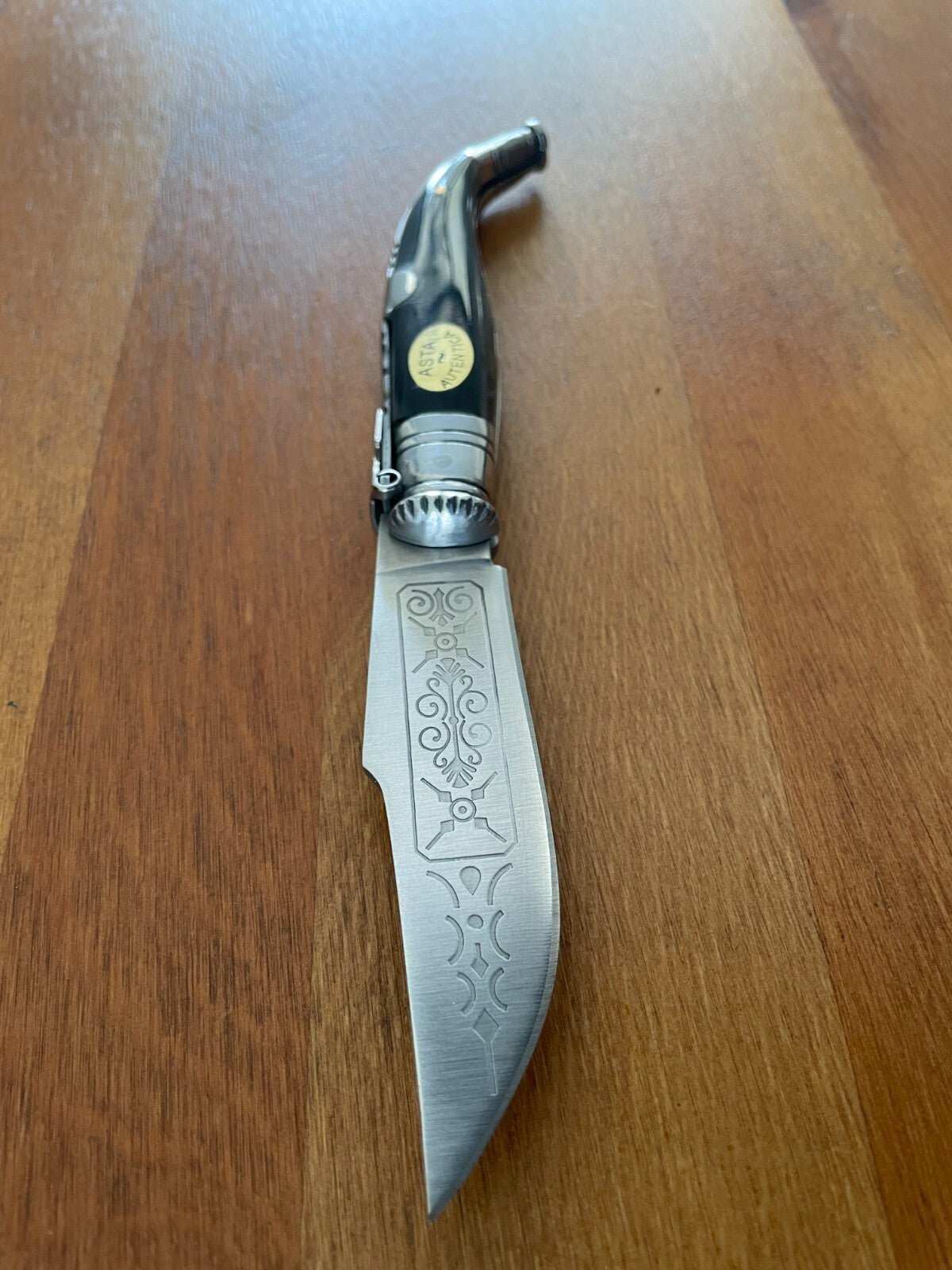 3.6" Classic Luxury Spanish Navaja with Decorated Blade and Bullhorn Scales