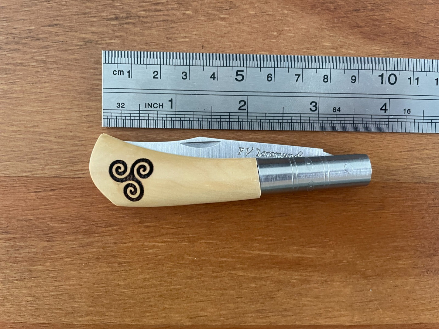 2.75” FV Taramundi Navaja Pocket Knife Asturias Spain Pyrographed Triskelion