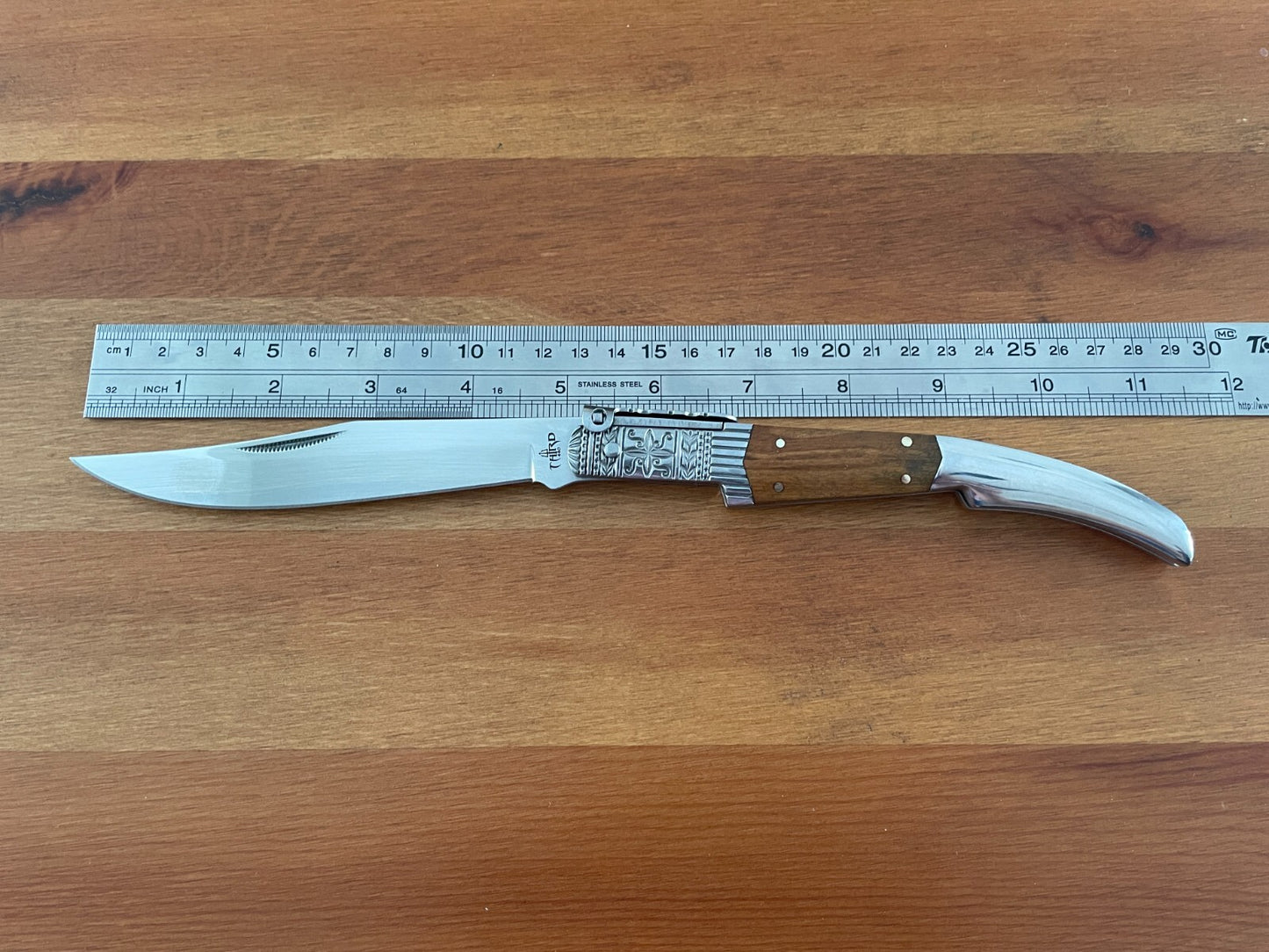 5.1" Arabian Style Navaja with Ratchet Pocket Knife Olive Wood and Steel Handle