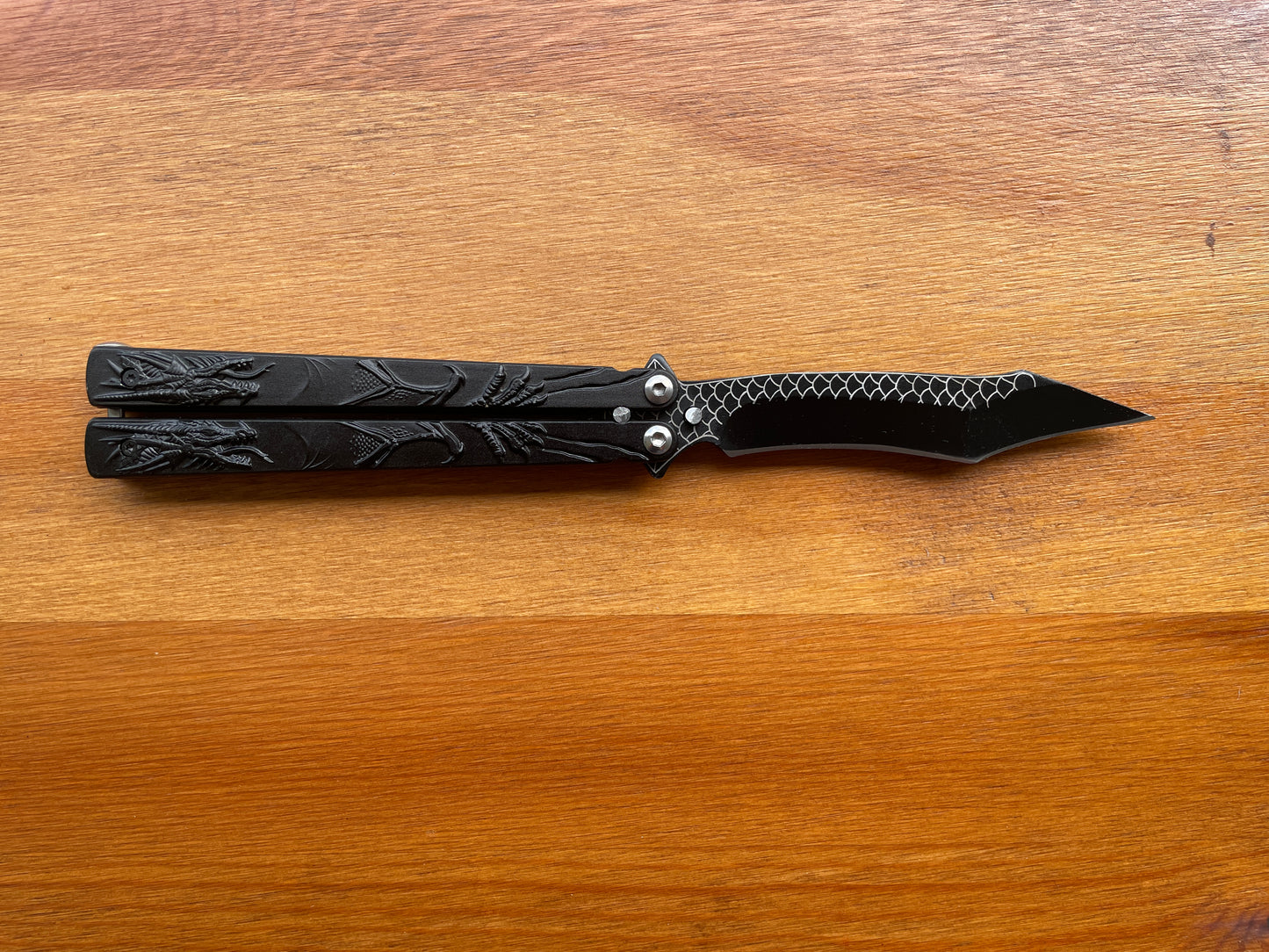 4.25" Black Finish Stainless Fan Folding Knife Dragon Decorated Handle