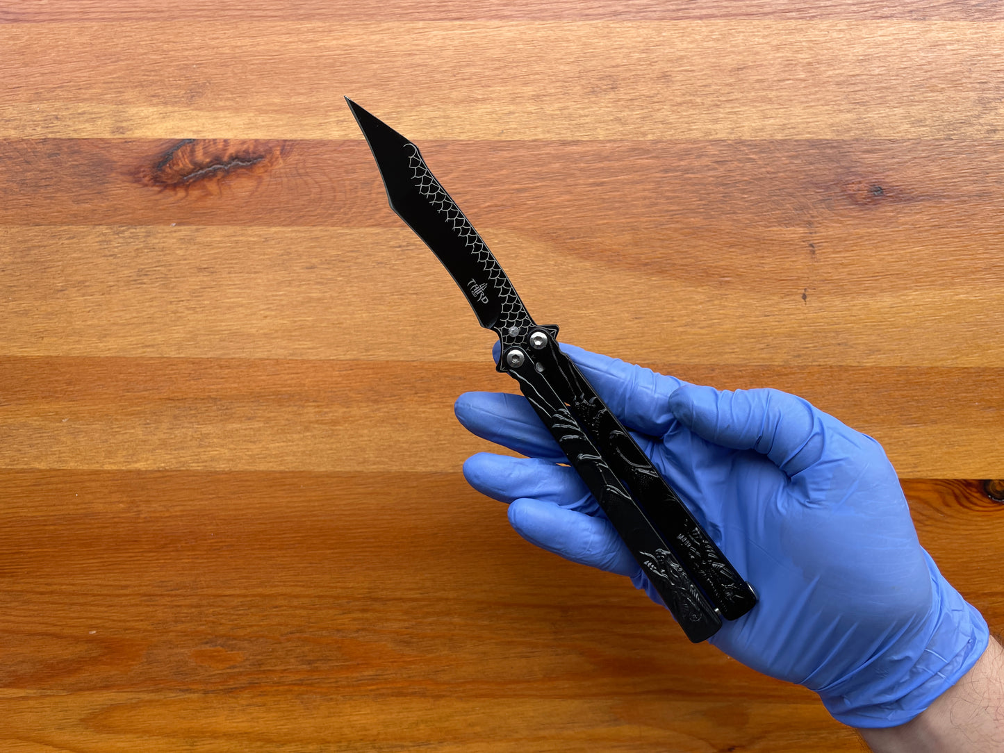 4.25" Black Finish Stainless Fan Folding Knife Dragon Decorated Handle