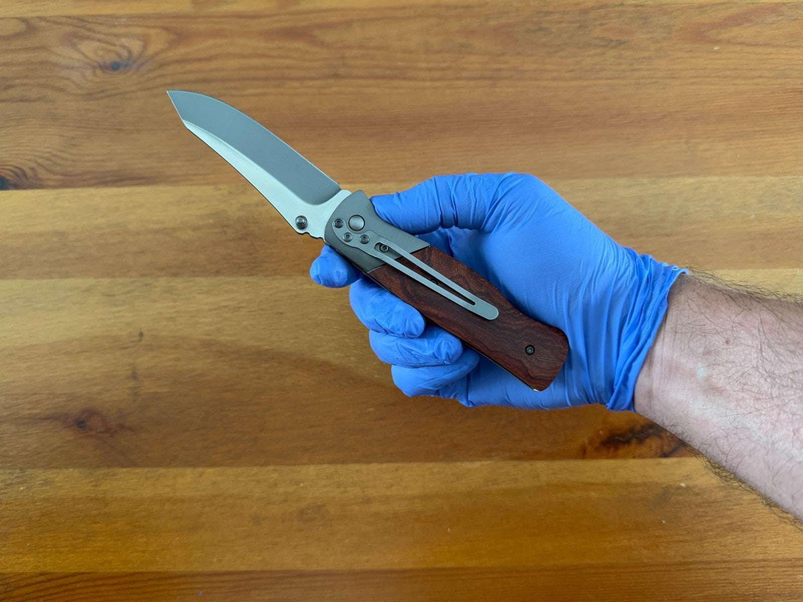 Folding Knife 8.5 cm (3.3 in) Titanium Coated Blade Wood Handle Liner Lock