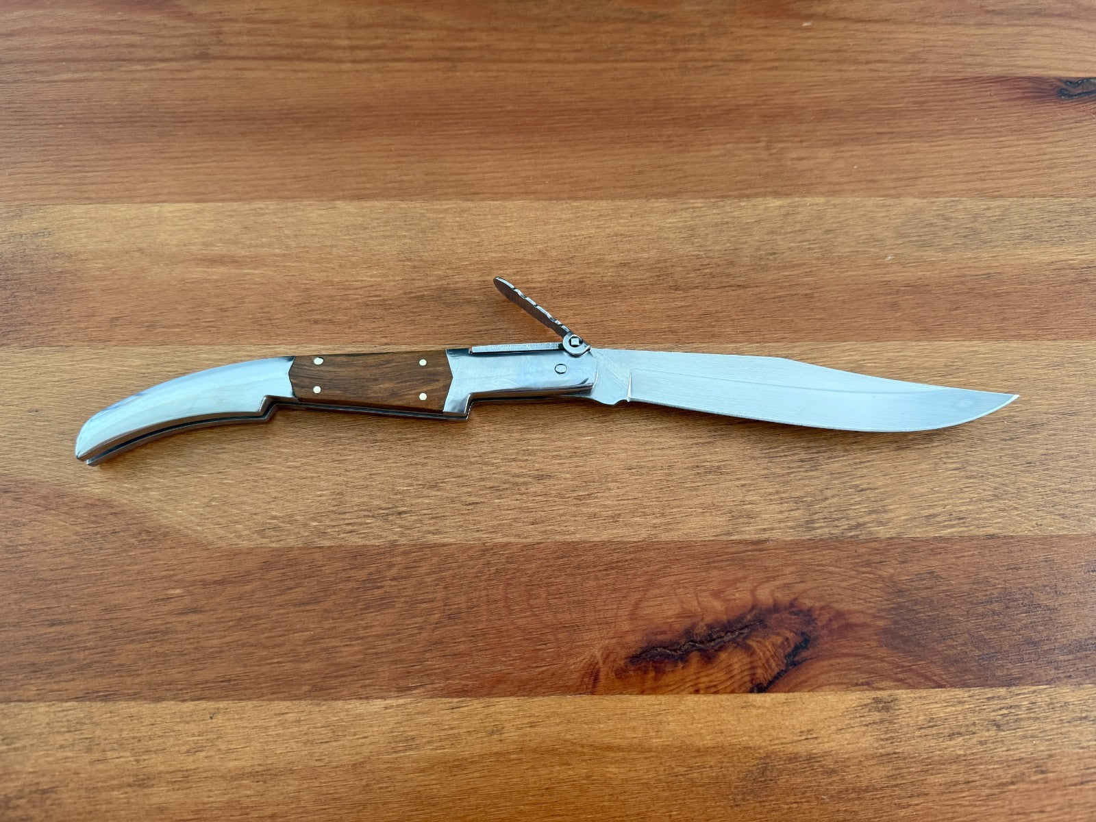 5.1" Arabian Style Navaja with Ratchet Pocket Knife Olive Wood and Steel Handle
