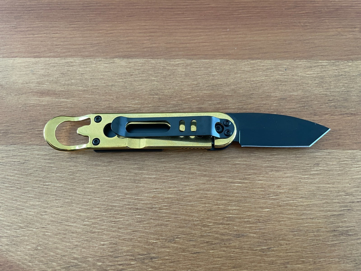 2.17" 420 Steel Oyster Pocket Knife Black-finished Aluminum Handle Bottle Opener