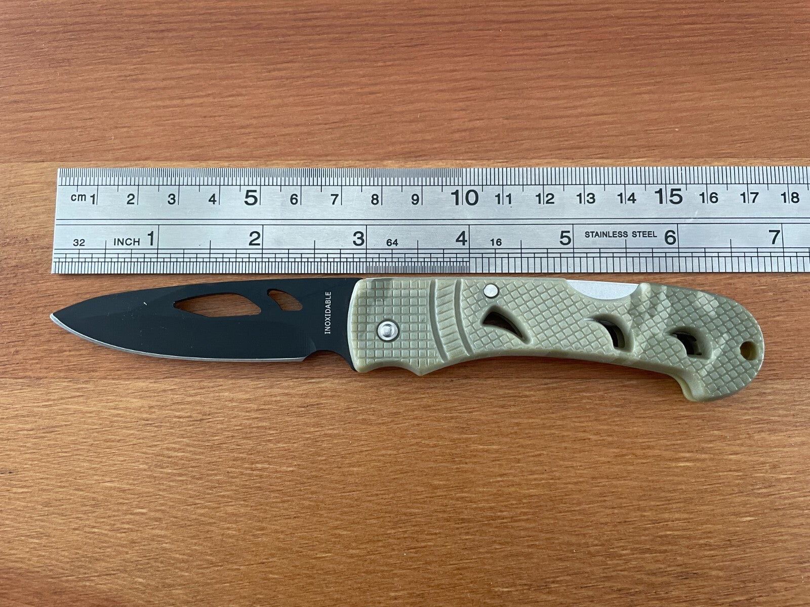 2.95" Lightweight Tactical Knife Black Blade Plastic Camouflage Handle - Spain