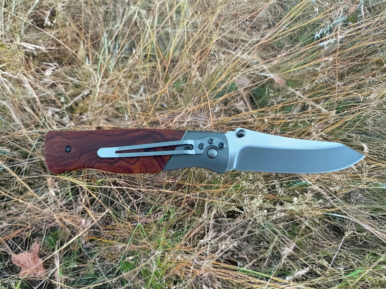 Folding Knife 8.5 cm (3.3 in) Titanium Coated Blade Wood Handle Liner Lock