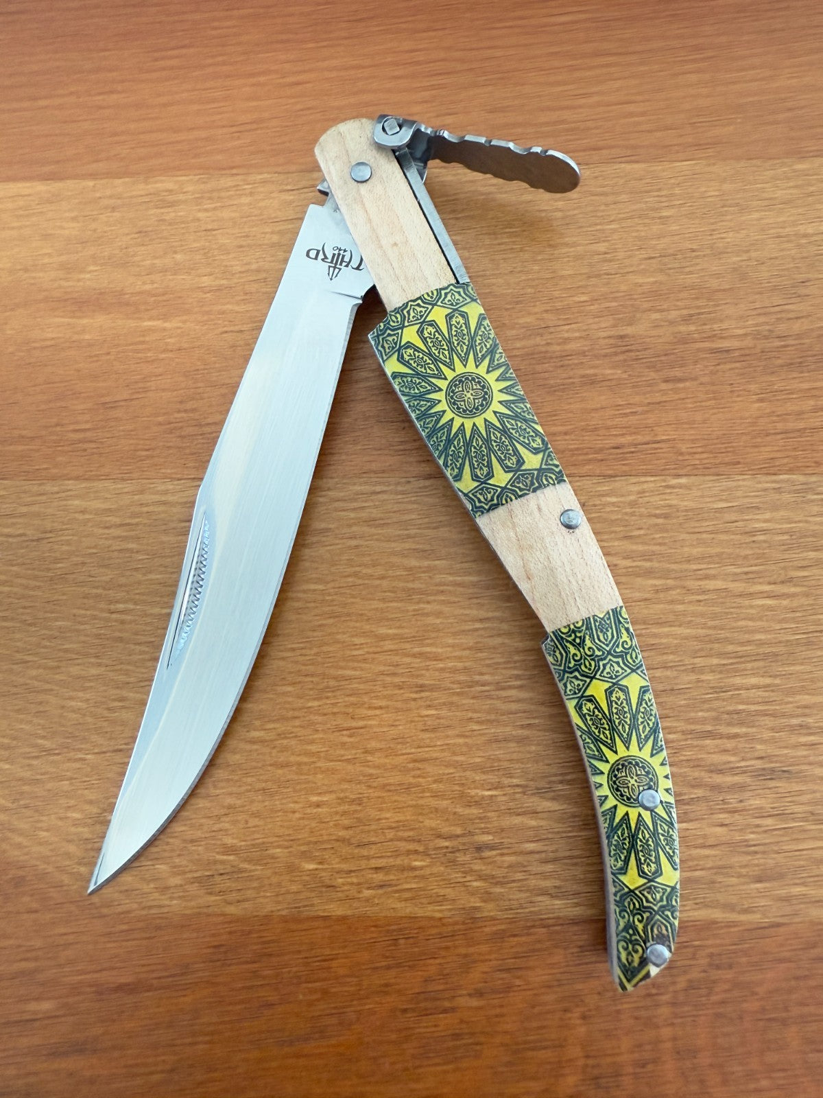 4.3" Arabian Style Spanish Navaja with Ratchet Pocket Knife Maple Wood Handle