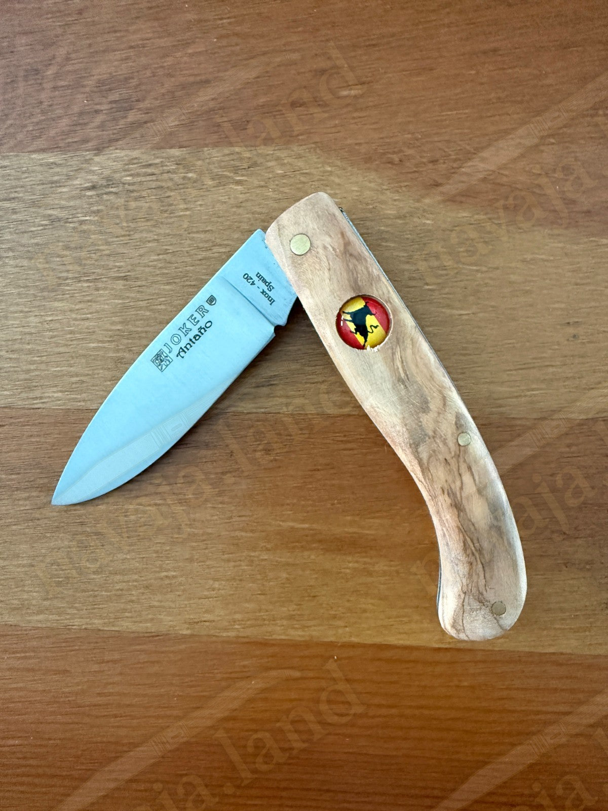 3.14” Joker Antaño Camping Folding Knife (Olive Wood Handle - Spanish Flag)