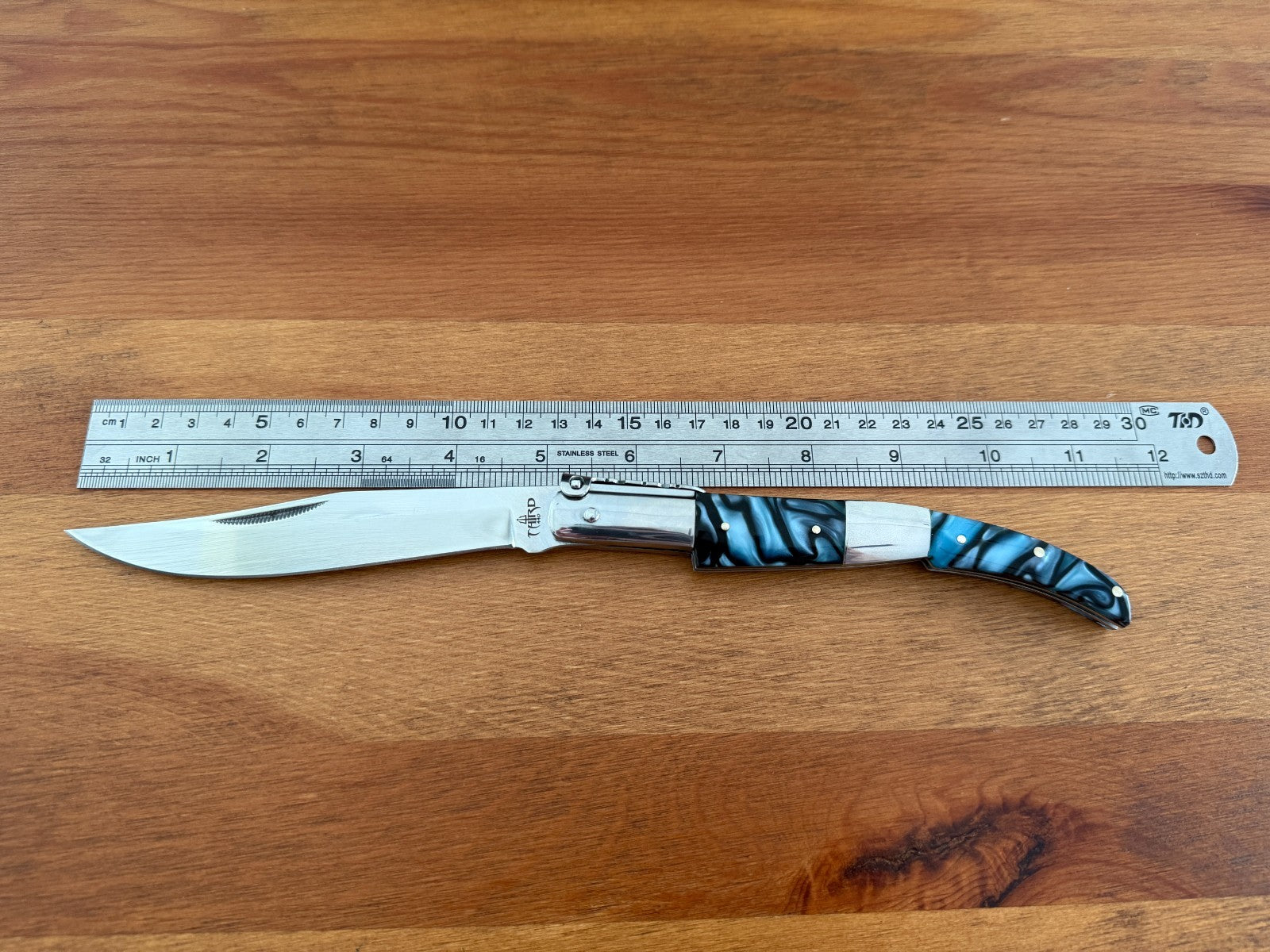 5.1" Arabian Style Navaja with Ratchet Pocket Knife Blue Acrylic Scales - Spain