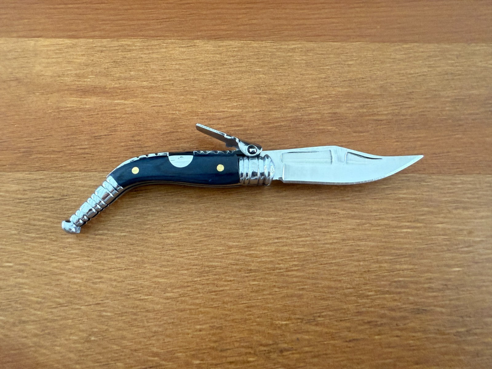 2" Blade Spanish Navaja Sevillana Pocket Knife Blue Wood Scales with Ratchet