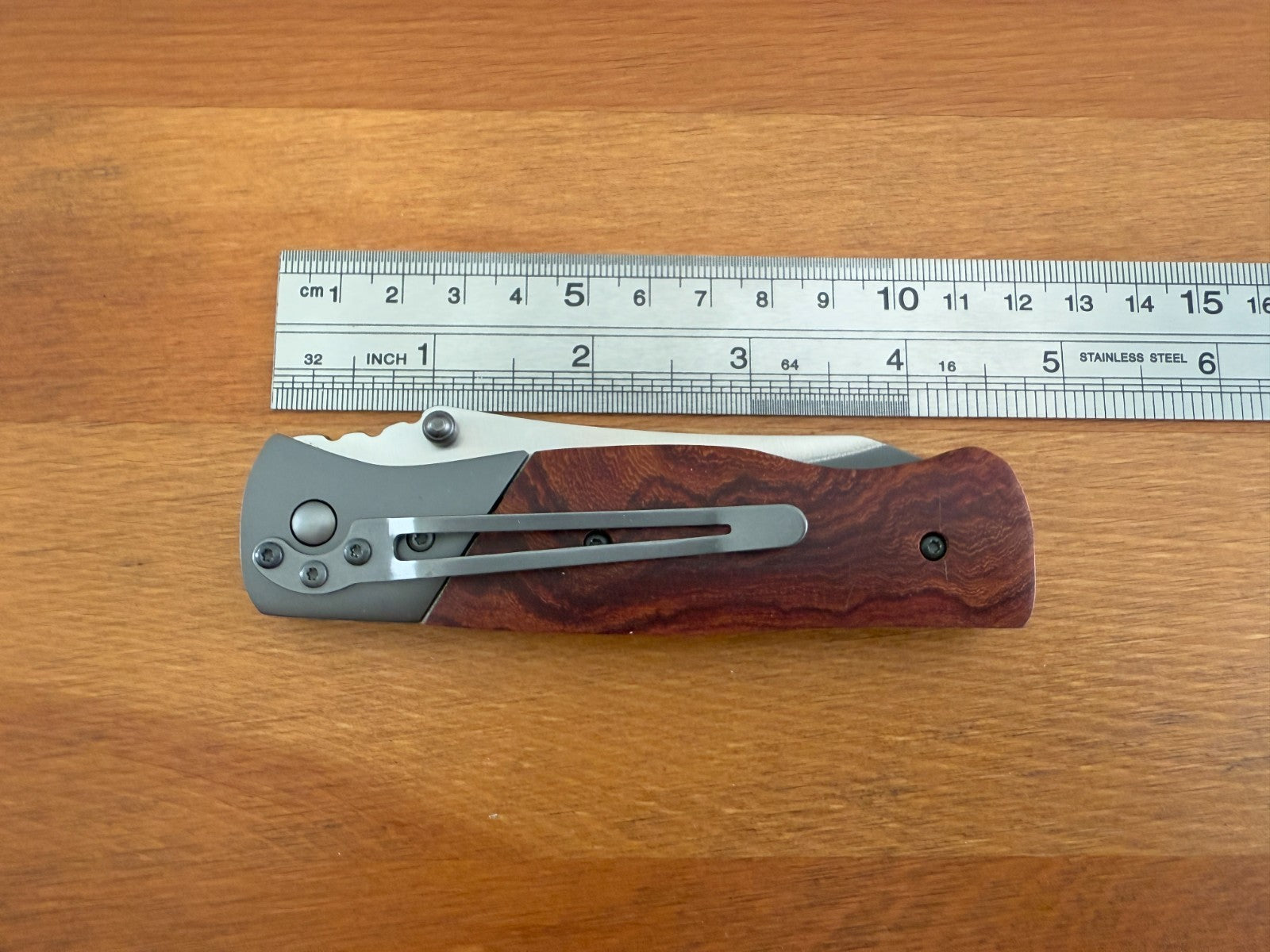 Folding Knife 8.5 cm (3.3 in) Titanium Coated Blade Wood Handle Liner Lock