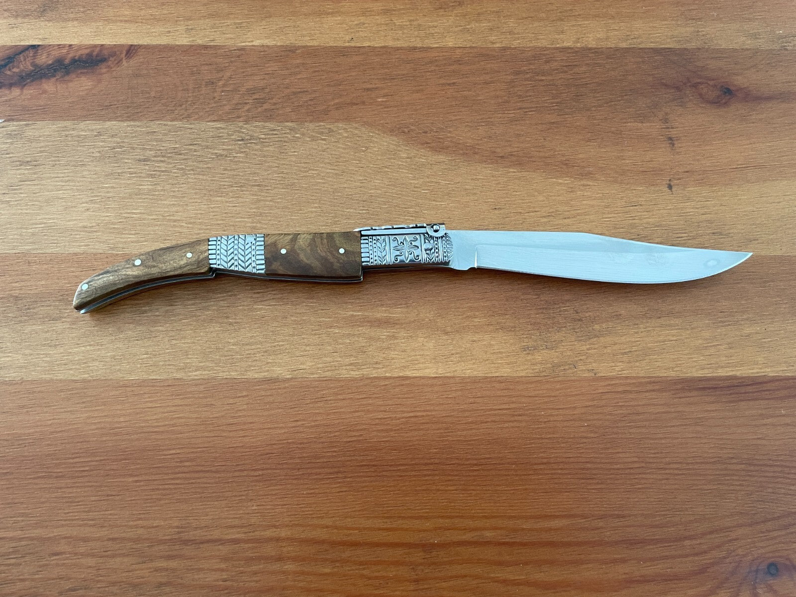 5.1" Arabian Style Navaja with Ratchet Pocket Knife Olive Wood and Steel Handle