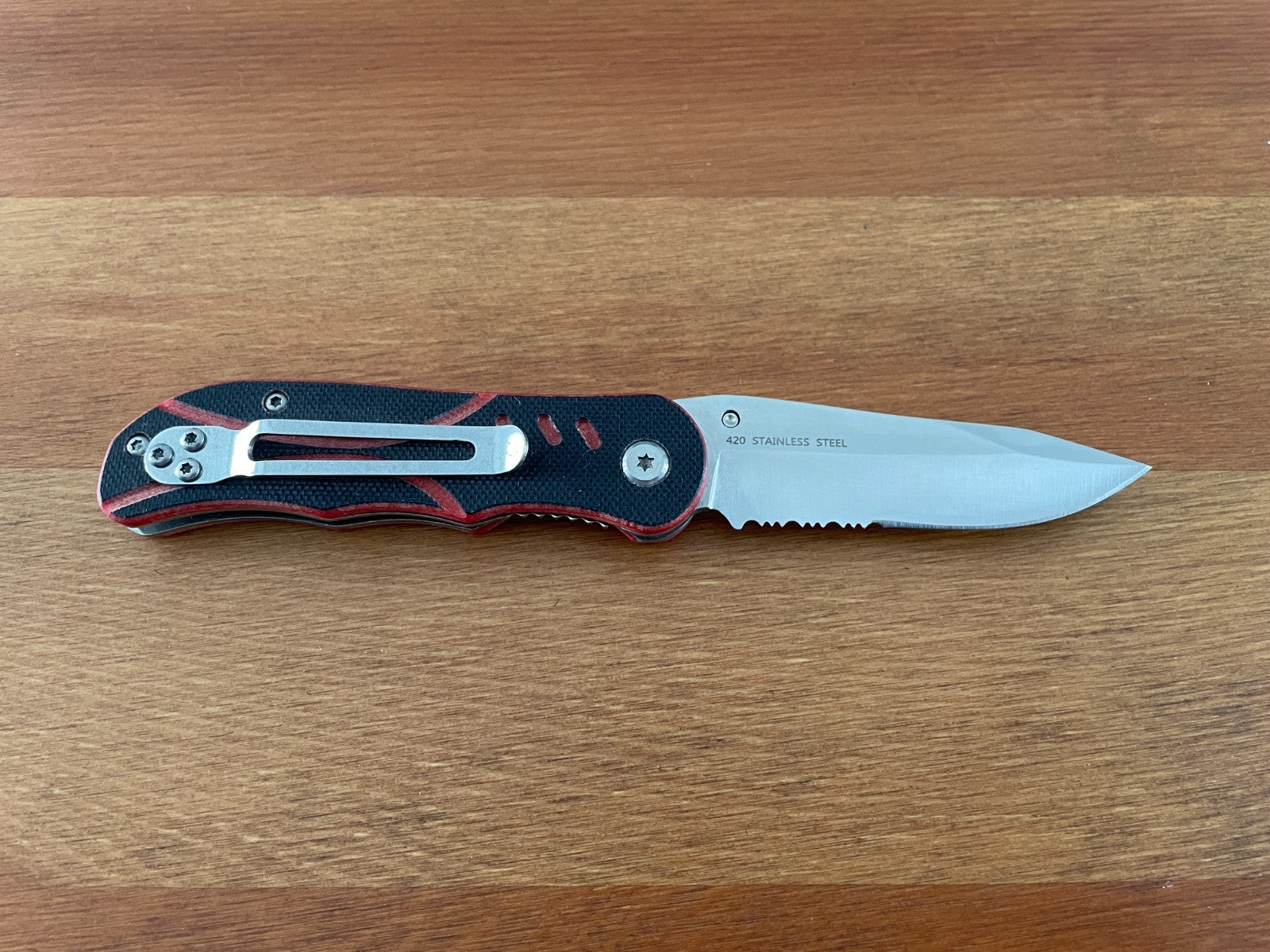 3" 420 Steel Pocket Knife Serrated Pocket Clip Bicolor Black/Red Handle & Sheath