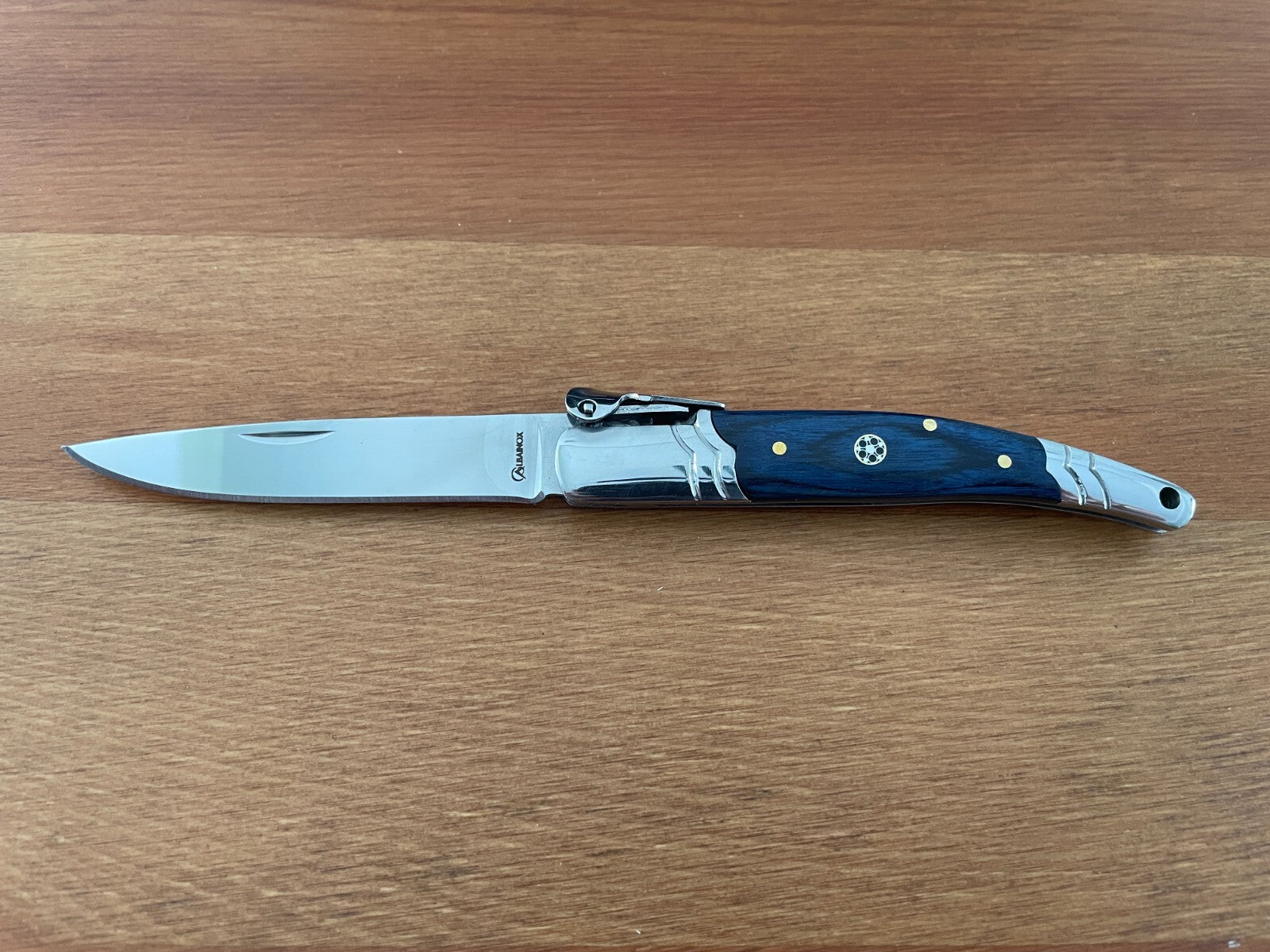 3.14 Stainless Steel Blade Spanish Navaja Pocket Knife Blue With Ratchet Sound