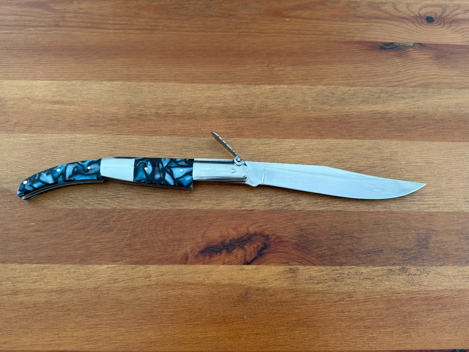 5.9" Arabian Style Navaja with Ratchet Pocket Knife Blue Acrylic & Steel Handle