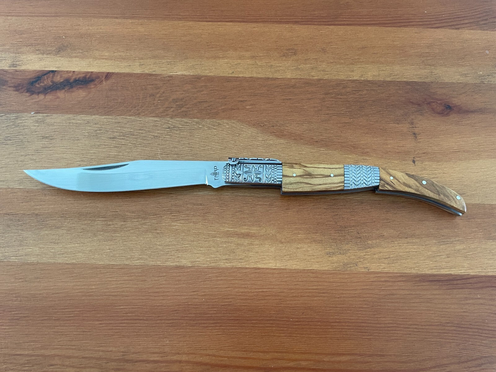 5.9" Arabian Style Navaja with Ratchet Pocket Knife Olive Wood & Steel Handle