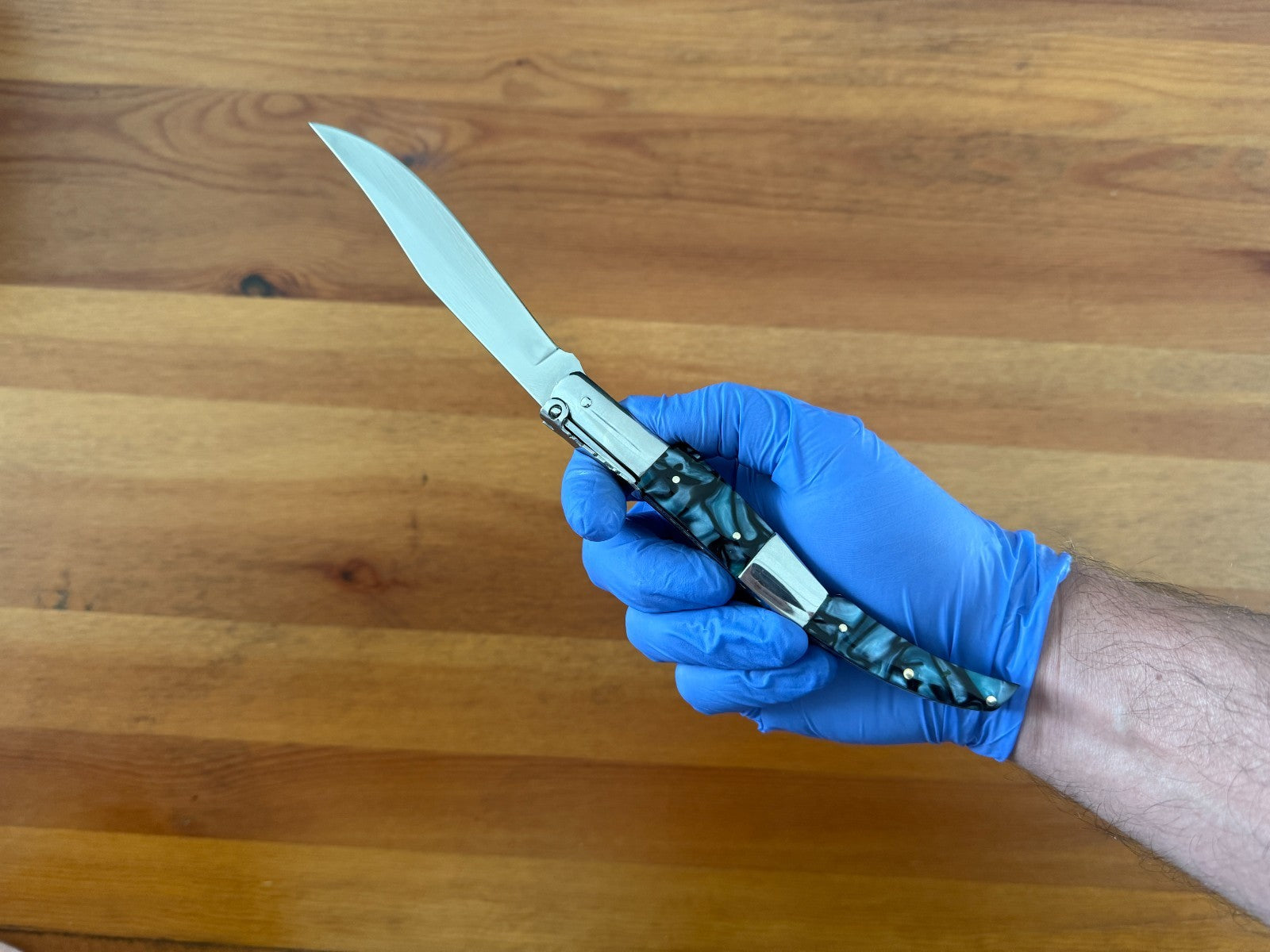 5.1" Arabian Style Navaja with Ratchet Pocket Knife Blue Acrylic Scales - Spain