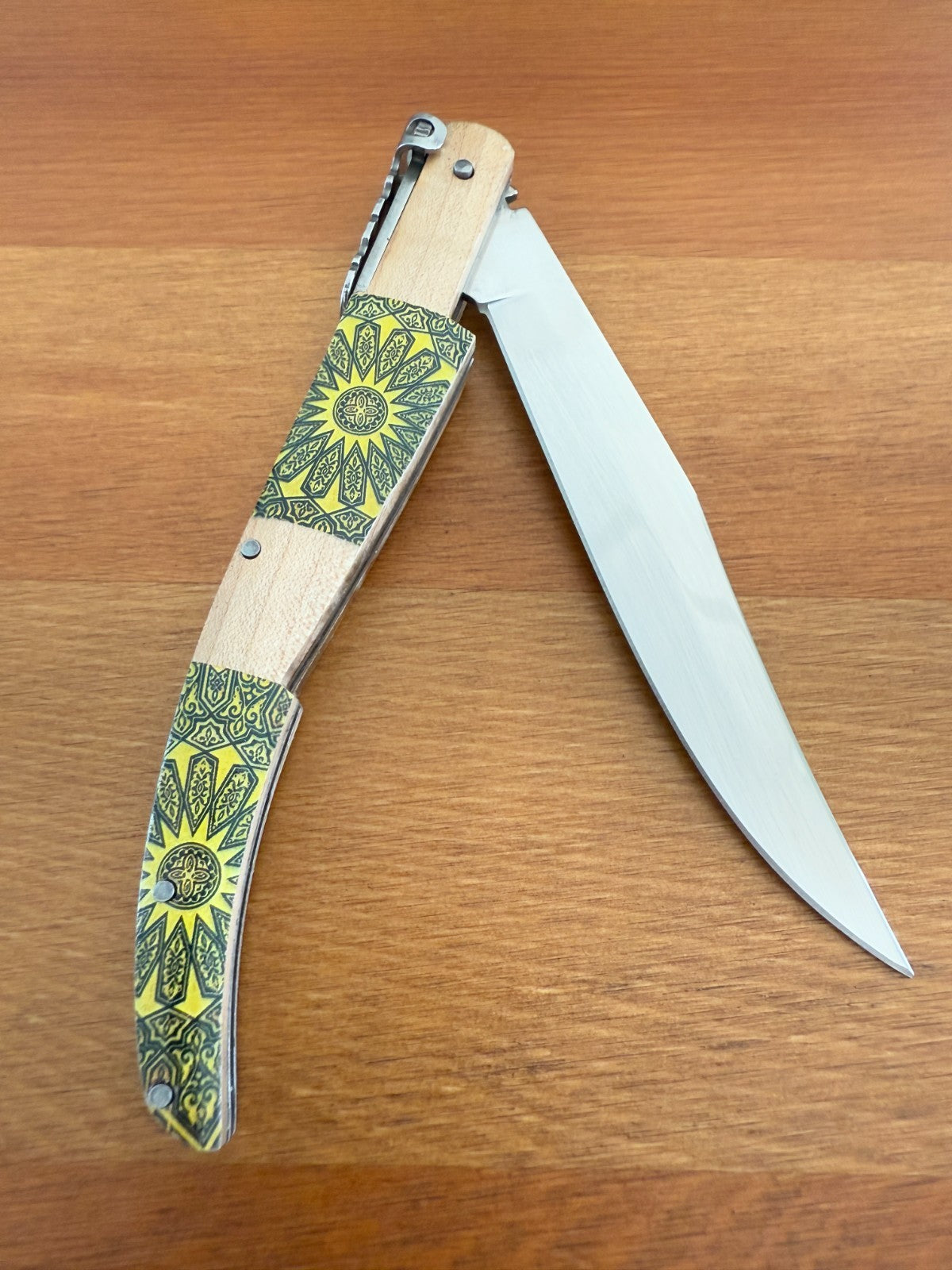 4.3" Arabian Style Spanish Navaja with Ratchet Pocket Knife Maple Wood Handle