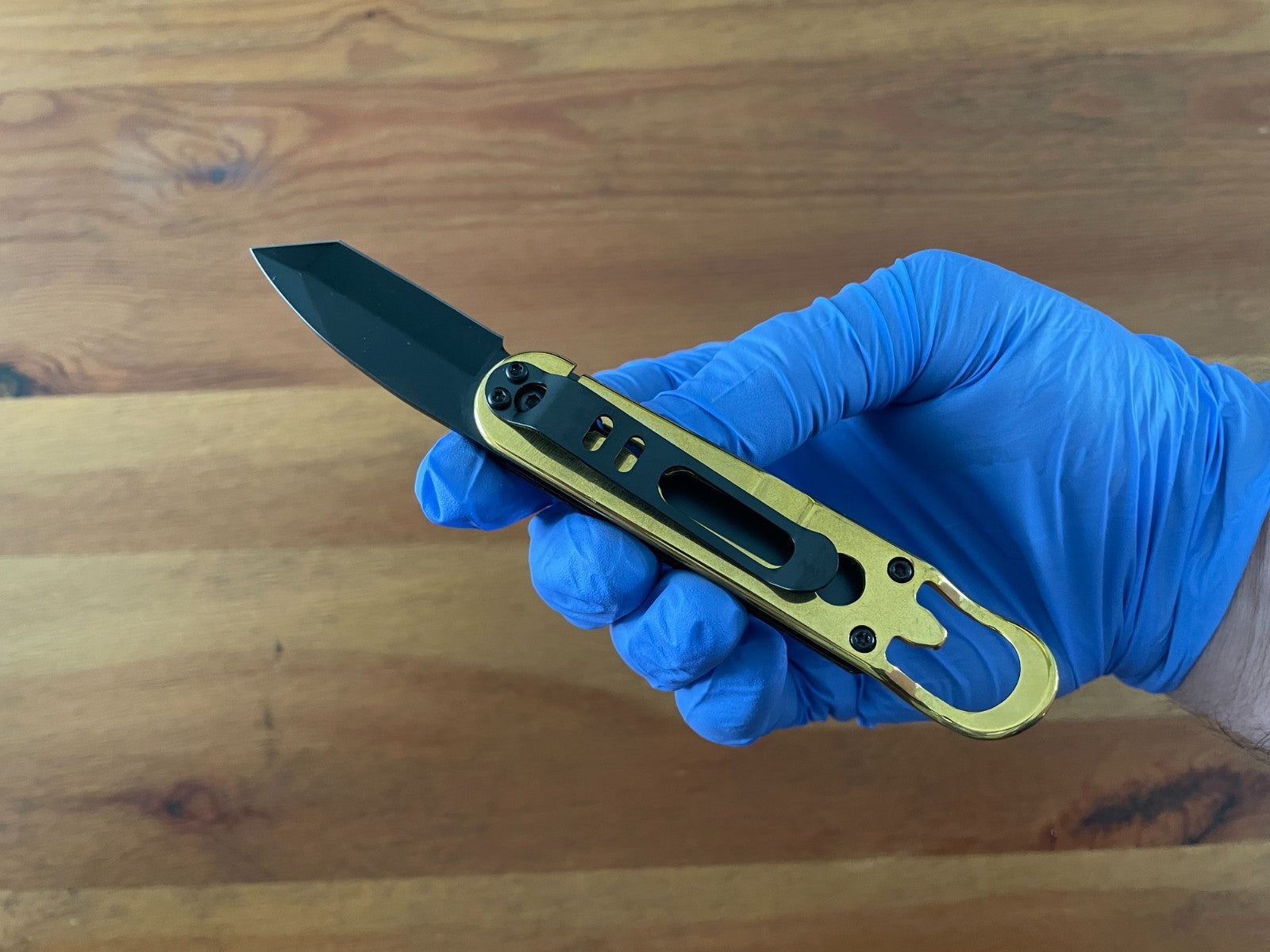 2.17" 420 Steel Oyster Pocket Knife Black-finished Aluminum Handle Bottle Opener