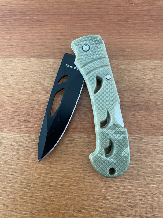 2.95" Lightweight Tactical Knife Black Blade Plastic Camouflage Handle - Spain