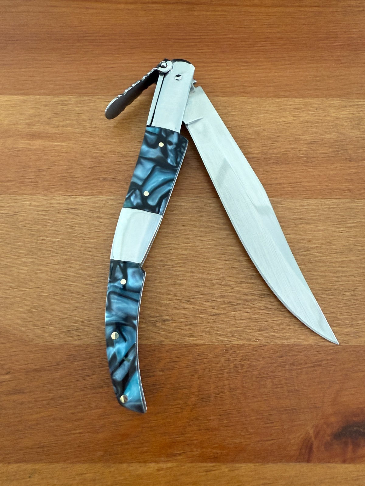 5.1" Arabian Style Navaja with Ratchet Pocket Knife Blue Acrylic Scales - Spain