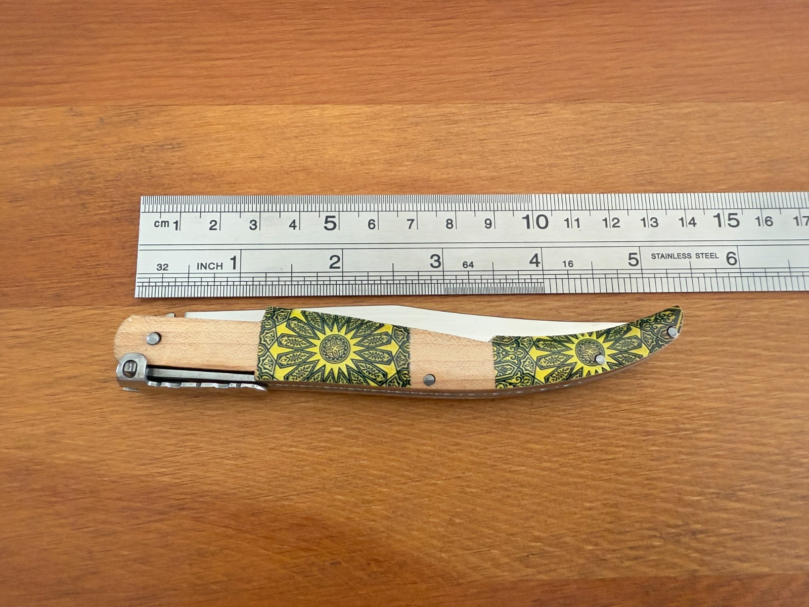 4.3" Arabian Style Spanish Navaja with Ratchet Pocket Knife Maple Wood Handle