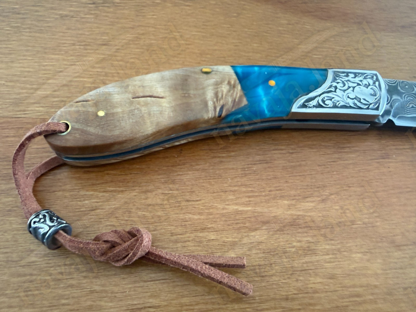 79 Layers Damascus Folding Knife – Ornated Bolster – 7.30 cm (2.87") Blade