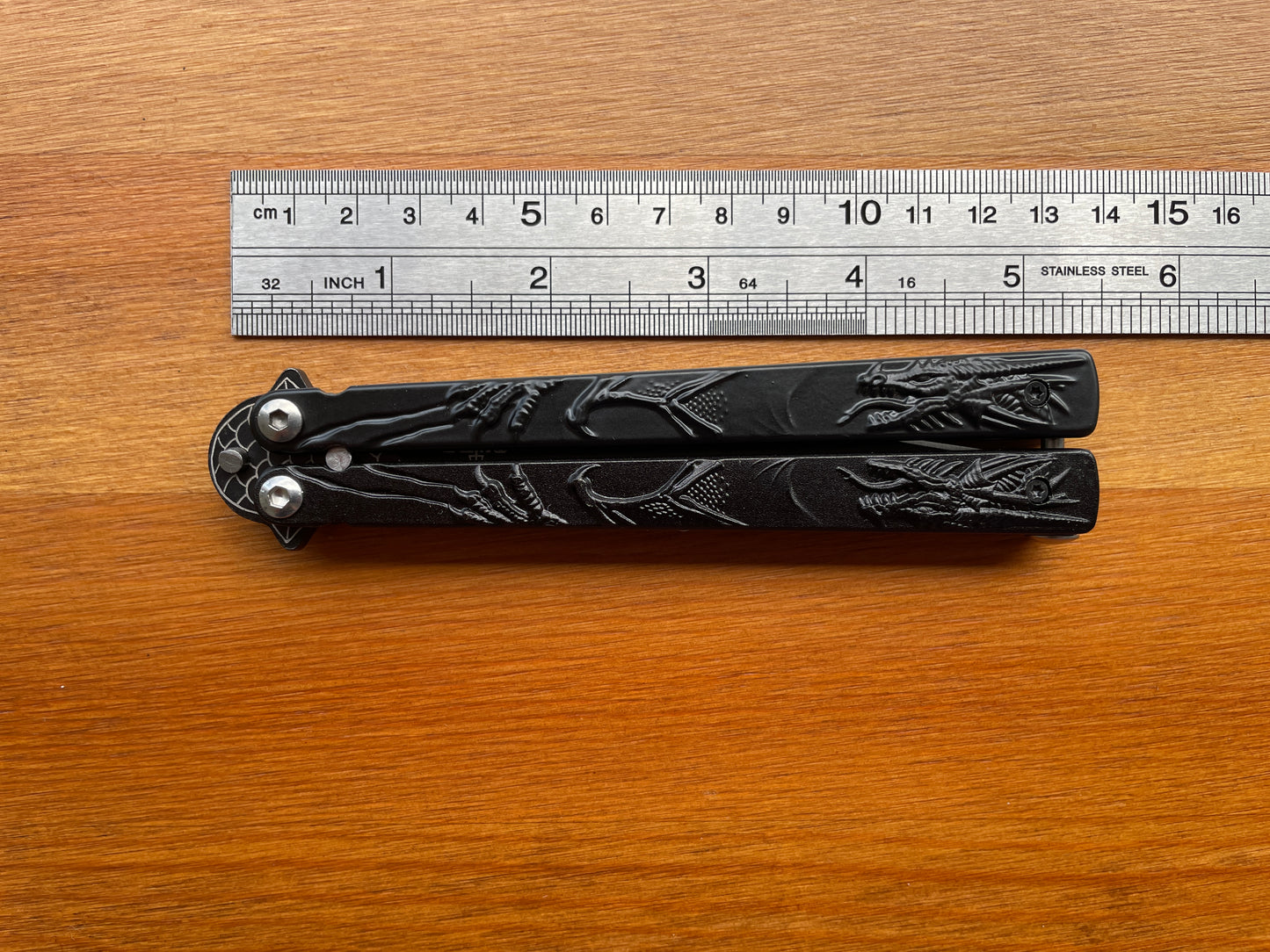 4.25" Black Finish Stainless Fan Folding Knife Dragon Decorated Handle